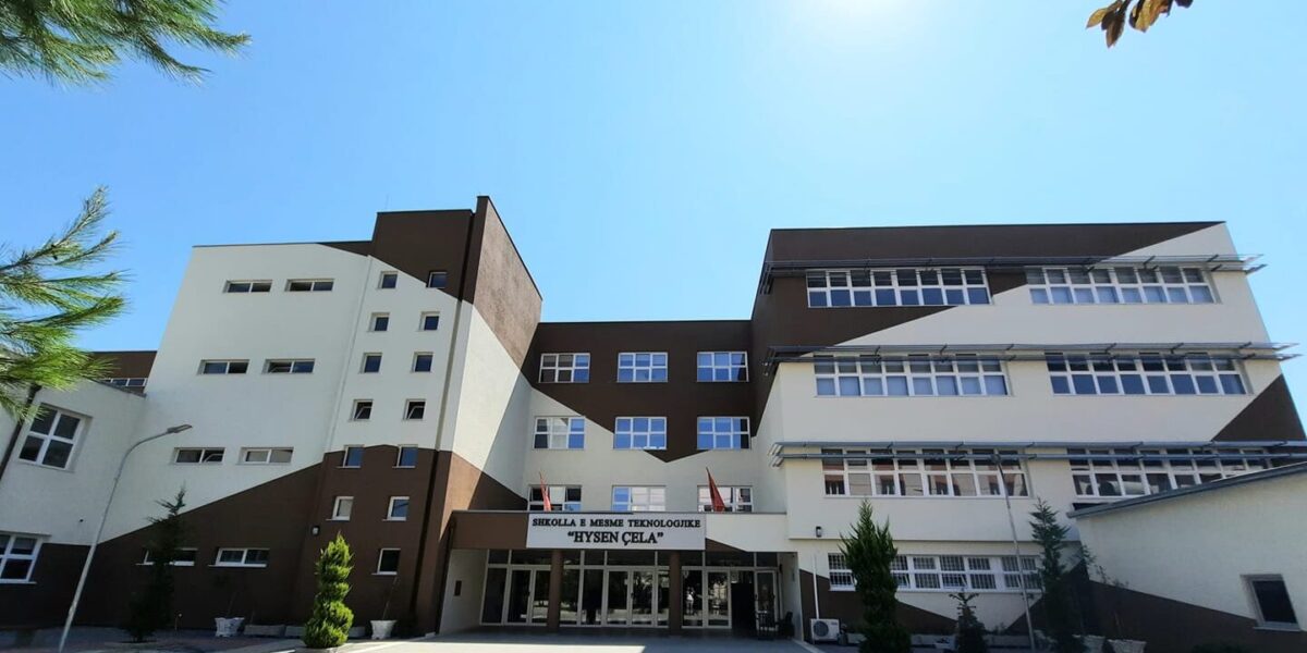 Shkolla